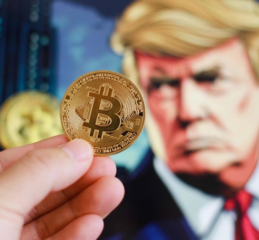 Các dự án crypto của ông Trump đồng loạt công bố ví tiền số riêng, ETF Bitcoin