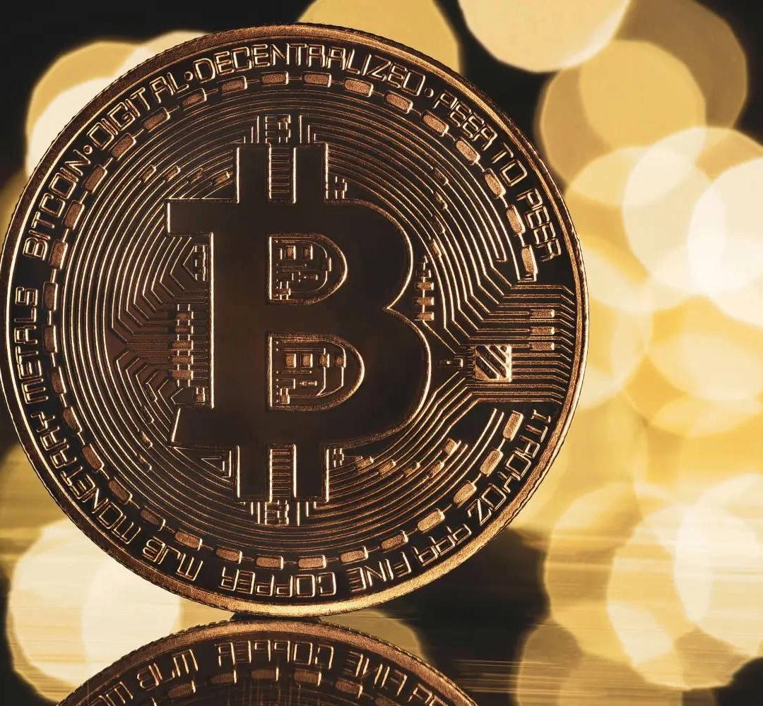 Giá Bitcoin vượt 82.000 USD nhờ dòng tiền ETF, SUI bật tăng 25%