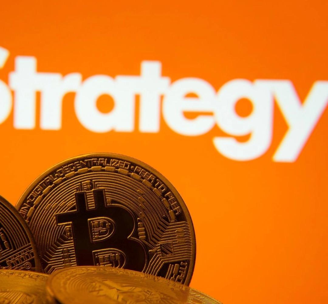 Strategy lần đầu bán Bitcoin sau 4 năm, giá BTC giảm về mức thấp nhất 1,5 tháng