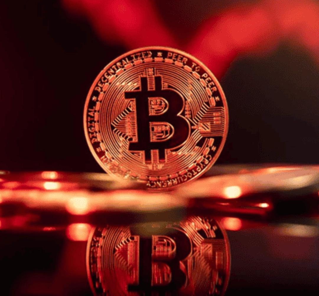 Bitcoin thủng mốc 66.000 USD giữa lúc chứng khoán toàn cầu lập đỉnh, dòng tiền đang rời bỏ crypto chạy sang AI