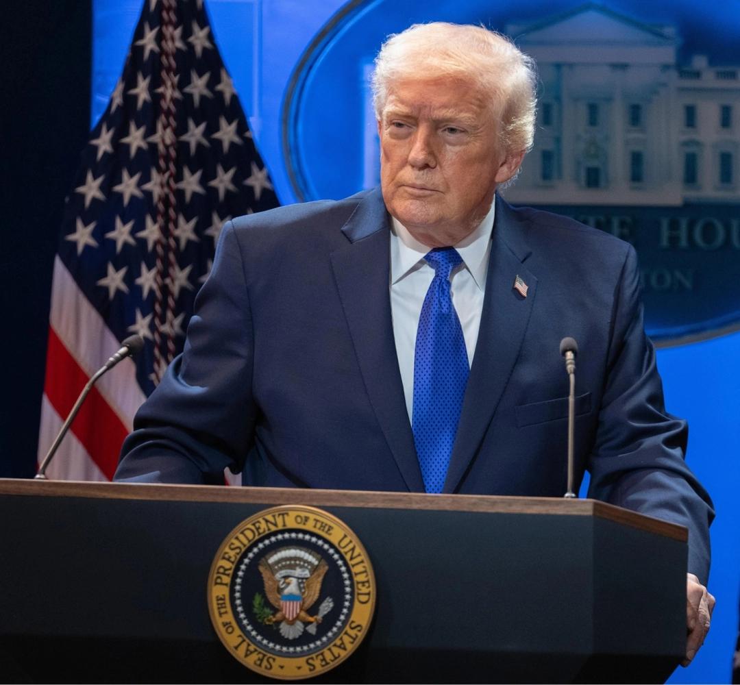 Tổng thống Trump tuyên bố đạt thỏa thuận hòa bình với Iran, mở cửa Eo biển Hormuz