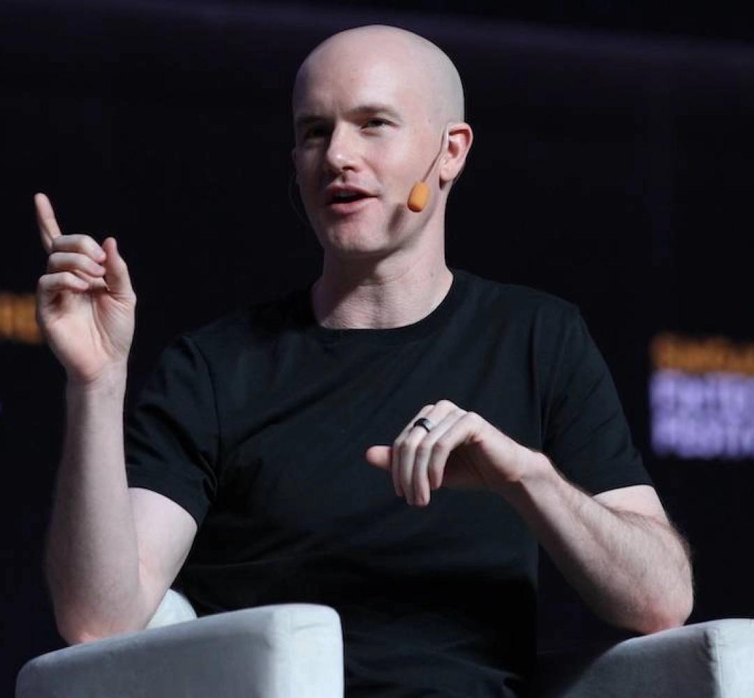 CEO Coinbase phủ nhận liên quan đến memecoin BRIAN, cộng đồng Base dậy sóng