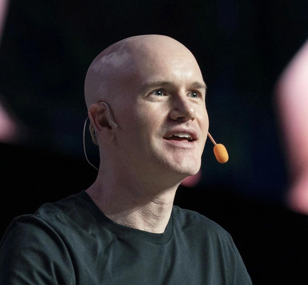 CEO Coinbase: Crypto không cần chạy theo AI