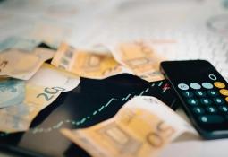 Các dự án crypto chi 638 triệu USD mua lại token trong năm 2026
